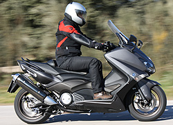 Prueba Yamaha T-Max 530 2012: Más de lo que esperas (image)